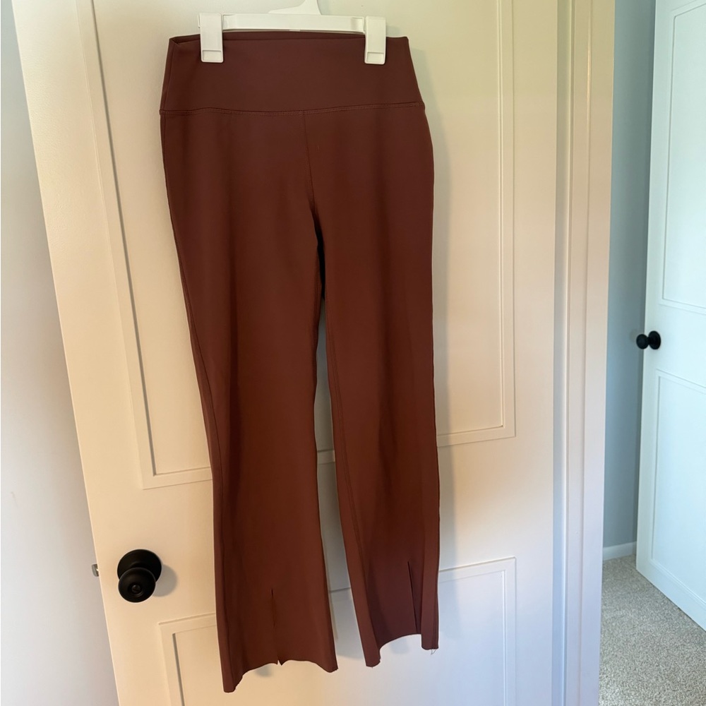 Cropped Yoga Pants with Slit Leg Detailing